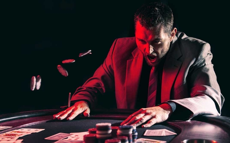 Tilt (Mất Kiểm Soát) trong Game Bài là gì? Cách xử lý khi bị thua liên tục.