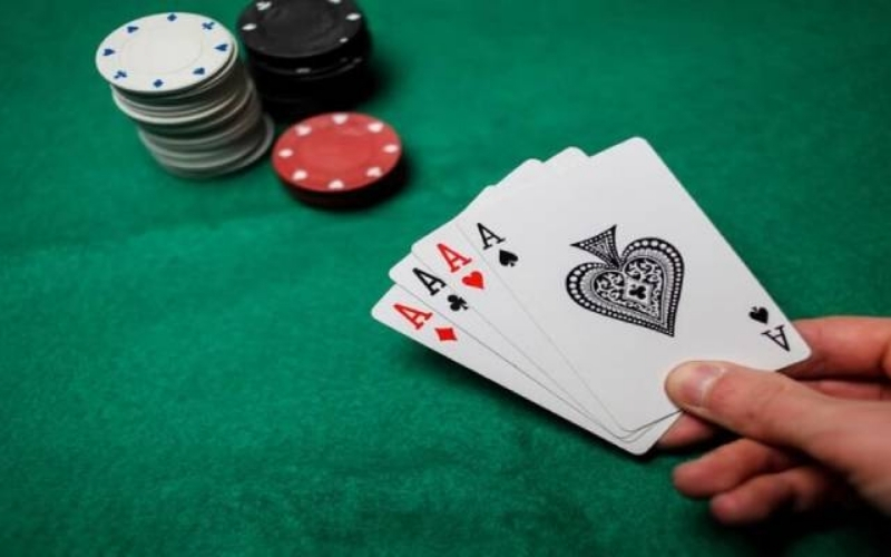 So sánh điểm khác biệt giữa Xì Tố và Poker Texas