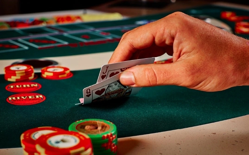 So sánh lối chơi bài giữa hai nền văn hóa Đông và Tây Những khác biệt thú vị ít ai biết